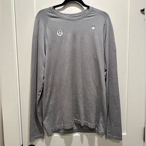 Team Canada Grey Men’s Large Lululemon Longsleeve